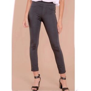 NWT Max Studio Slim Ankle Pants
